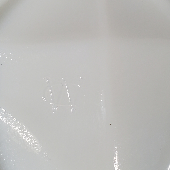 Milk Glass Hand Dish - Picture 3 of 3